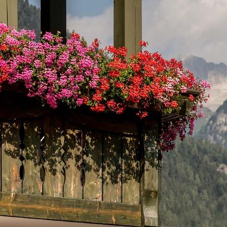 Suite Italy Pinzolo Due Giustino Екстериор снимка