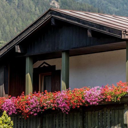 Suite Italy Pinzolo Due Giustino Екстериор снимка