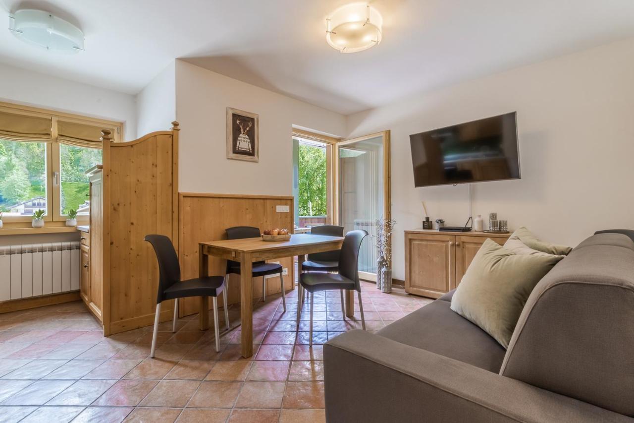 Suite Italy Pinzolo Due Giustino Екстериор снимка