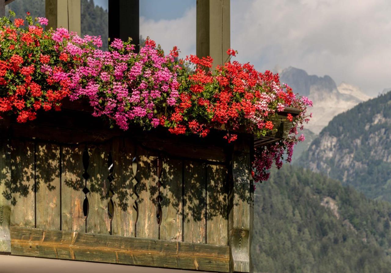 Suite Italy Pinzolo Due Giustino Екстериор снимка